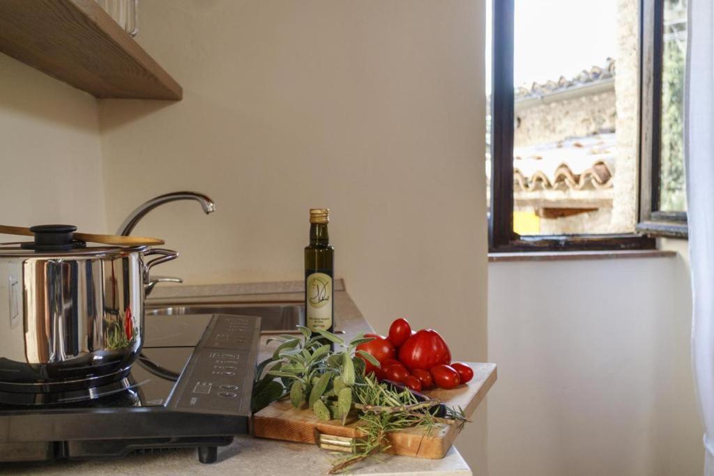 Relais Borgo Lizori Country House Campello sul Clitunno Bagian luar foto