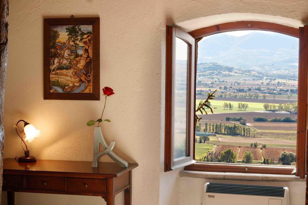 Relais Borgo Lizori Country House Campello sul Clitunno Bagian luar foto