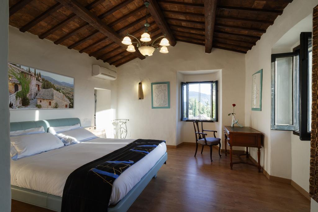 Relais Borgo Lizori Country House Campello sul Clitunno Bagian luar foto