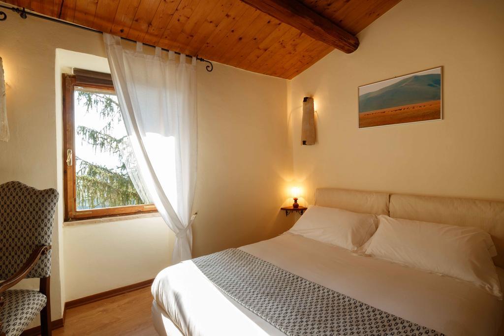 Relais Borgo Lizori Country House Campello sul Clitunno Bagian luar foto